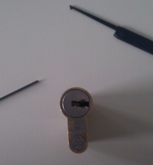 Lockpicking1